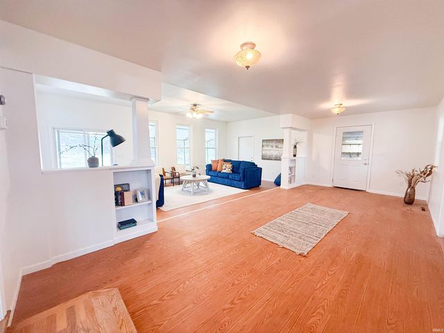 58300 Pear Road, South Bend, IN 46619