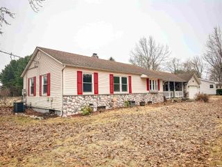 58300 Pear Road, South Bend, IN 46619