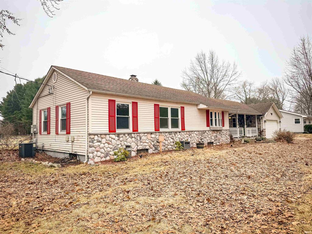 58300 Pear Road, South Bend, IN 46619