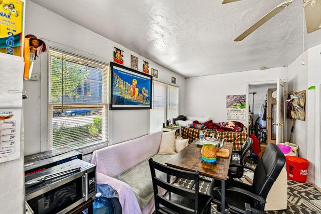 406 F St, West Sacramento, CA 95605
