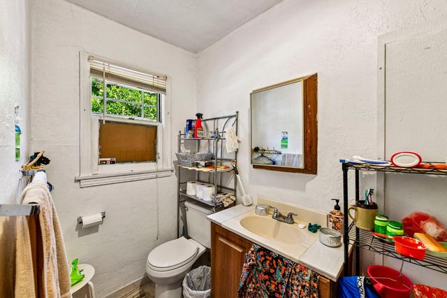 406 F St, West Sacramento, CA 95605