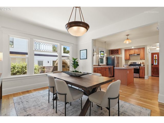 1116 Se TENINO St, Portland, OR 97202