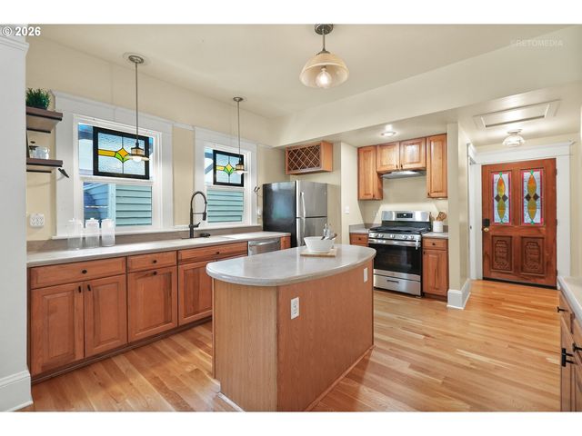 1116 Se TENINO St, Portland, OR 97202