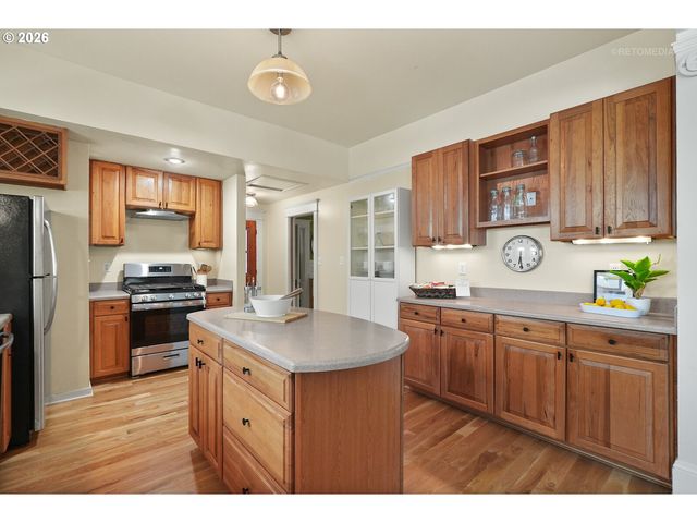 1116 Se TENINO St, Portland, OR 97202
