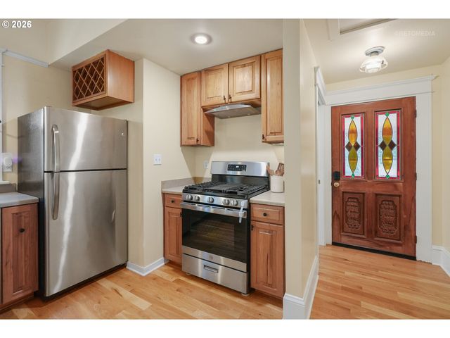 1116 Se TENINO St, Portland, OR 97202