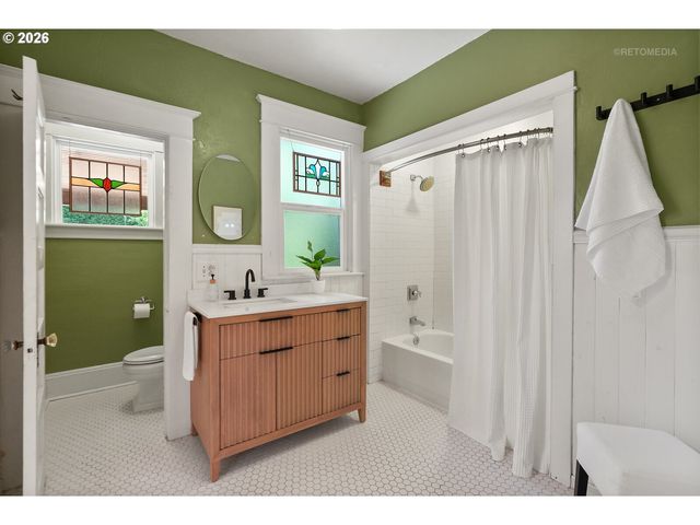 1116 Se TENINO St, Portland, OR 97202