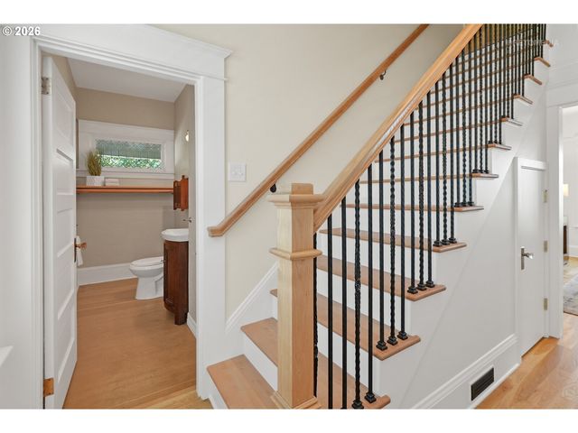 1116 Se TENINO St, Portland, OR 97202