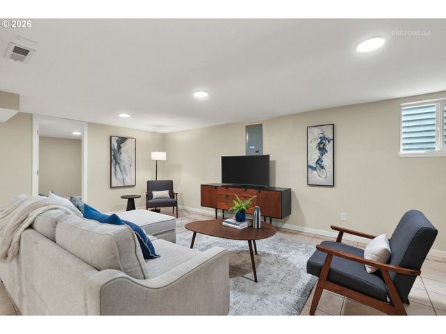 1116 Se TENINO St, Portland, OR 97202