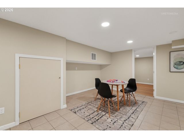 1116 Se TENINO St, Portland, OR 97202