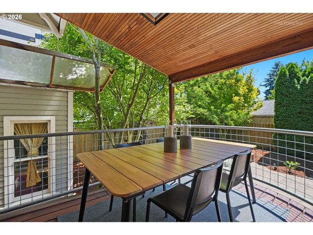 1116 Se TENINO St, Portland, OR 97202