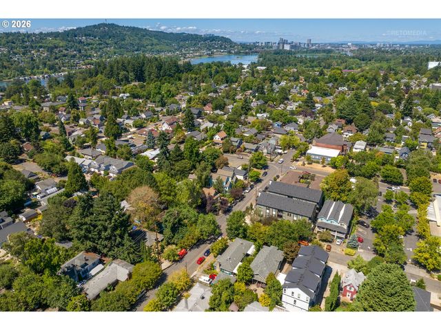1116 Se TENINO St, Portland, OR 97202