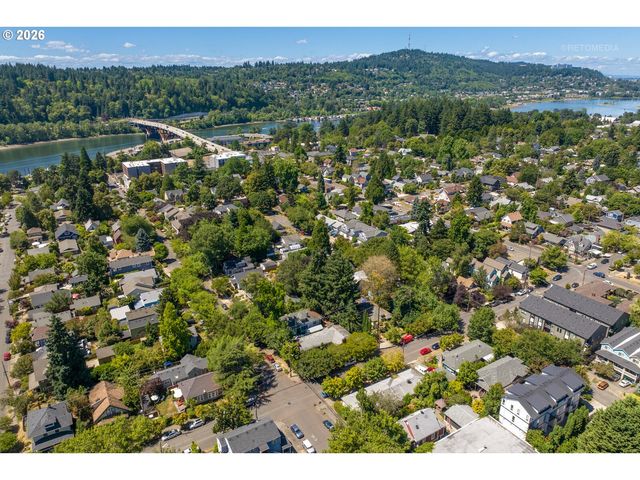 1116 Se TENINO St, Portland, OR 97202
