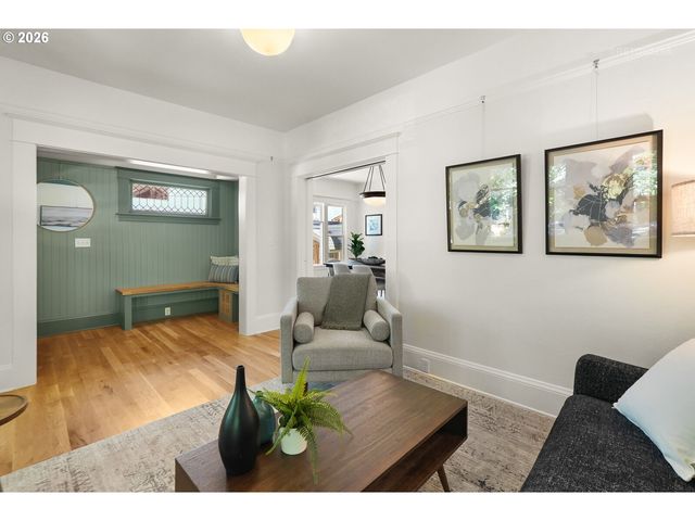 1116 Se TENINO St, Portland, OR 97202