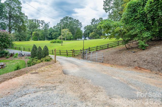 1150 Whispering Winds Drive, Catawba, NC 28609