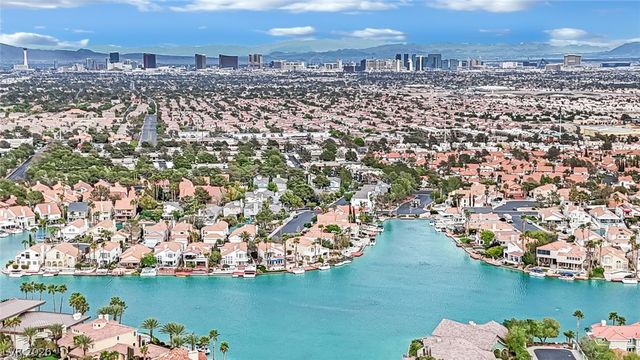 3080 Yankee Clipper Drive, Las Vegas, NV 89117