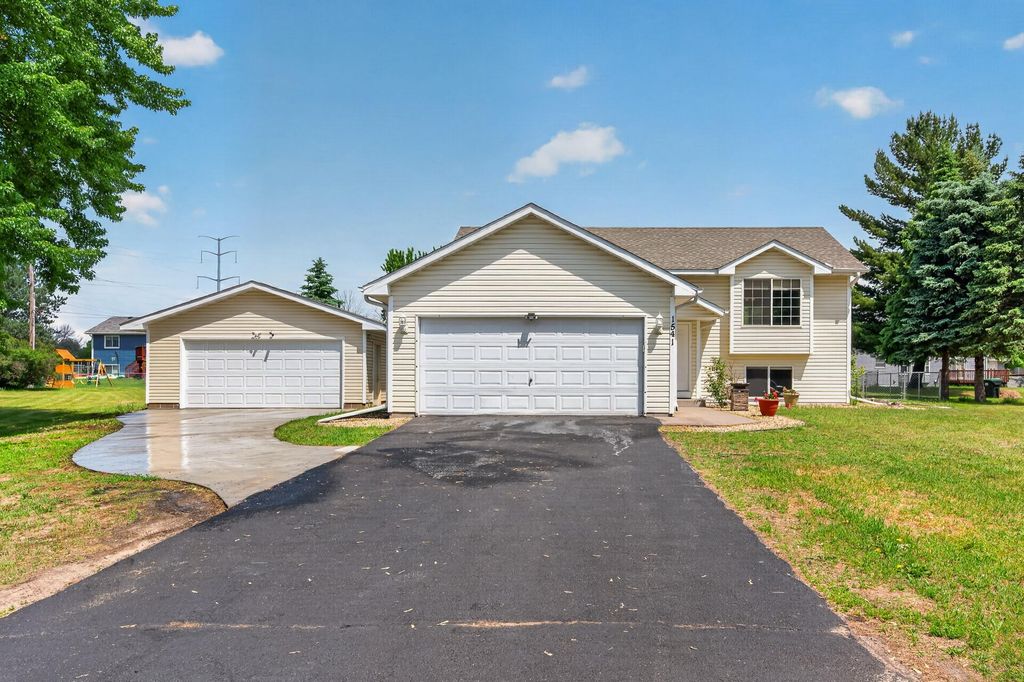 1541 146th Lane NW, Andover, MN 55304