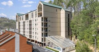 413 Baskins Creek Rd Apt 501, Gatlinburg, TN 37738