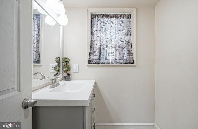 133 DOBBS AVE, Bellmawr, NJ 08031