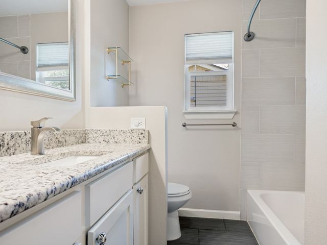 10904 Wyatt Street, Dallas, TX 75218