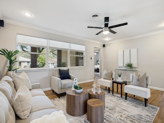 10904 Wyatt Street, Dallas, TX 75218