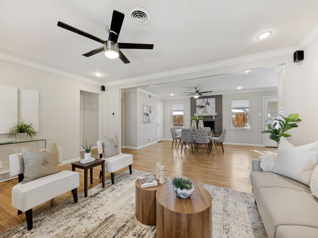 10904 Wyatt Street, Dallas, TX 75218