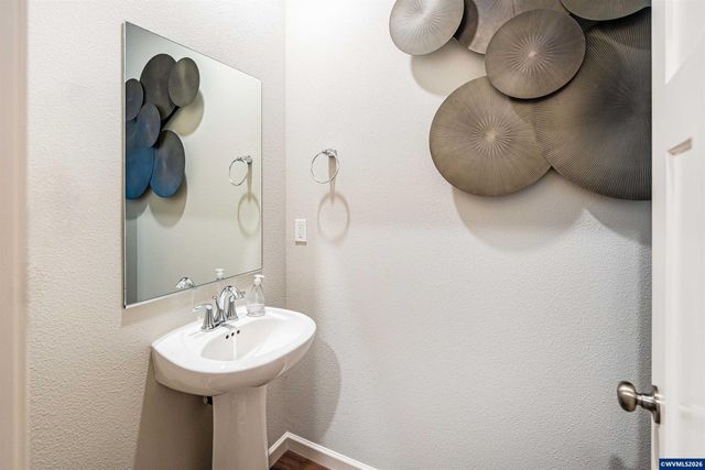 1484 Logan Pkw SE, Albany, OR 97322