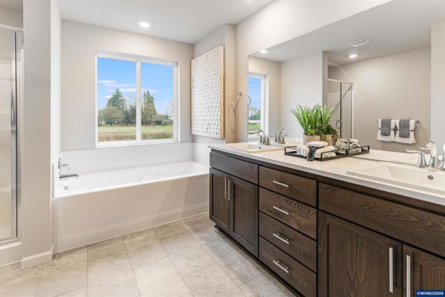 1484 Logan Pkw SE, Albany, OR 97322
