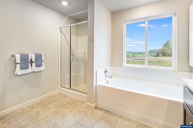 1484 Logan Pkw SE, Albany, OR 97322