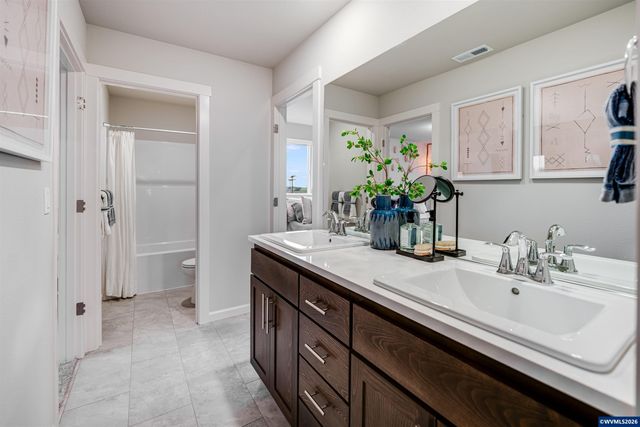 1484 Logan Pkw SE, Albany, OR 97322