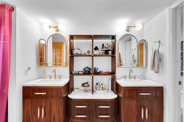 910 PINELLAS BAYWAY S 107, Tierra Verde, FL 33715