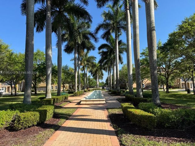 14733 SW 11th St 14733, Pembroke Pines, FL 33027