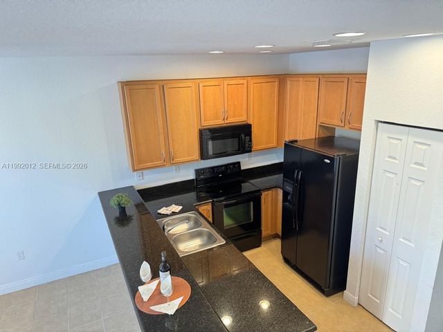 14733 SW 11th St 14733, Pembroke Pines, FL 33027