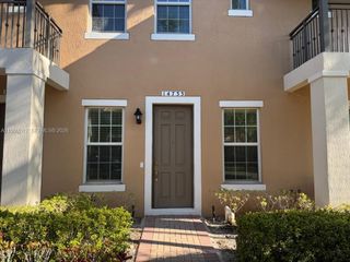 14733 SW 11th St 14733, Pembroke Pines, FL 33027