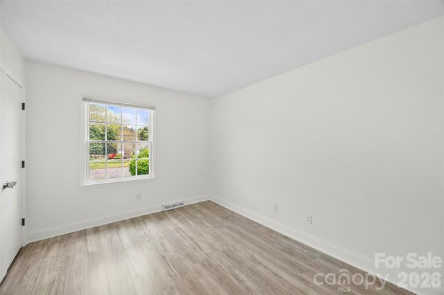 425 Whitethorn Drive, Gastonia, NC 28054