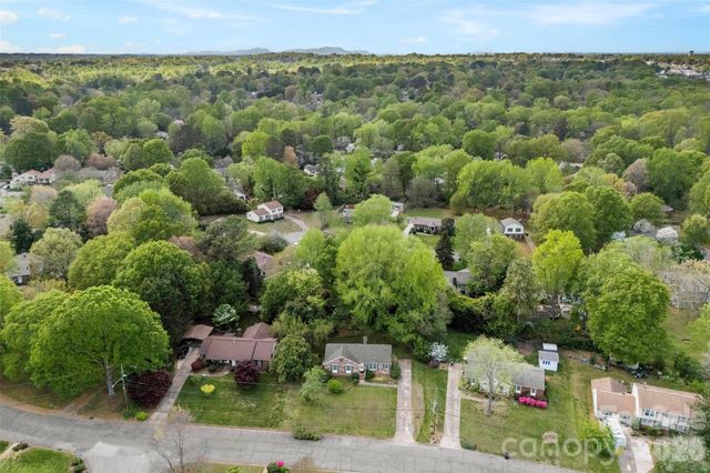 425 Whitethorn Drive, Gastonia, NC 28054