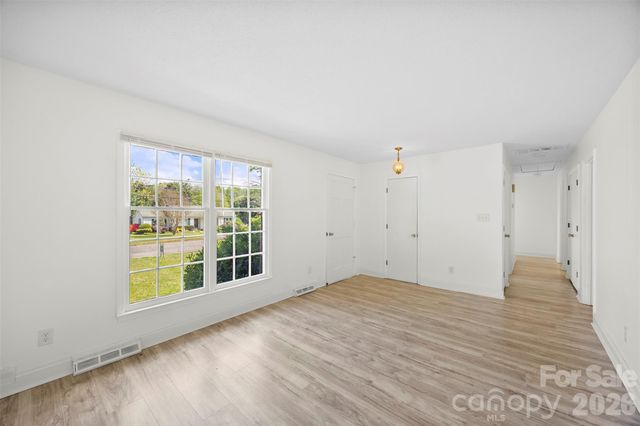 425 Whitethorn Drive, Gastonia, NC 28054