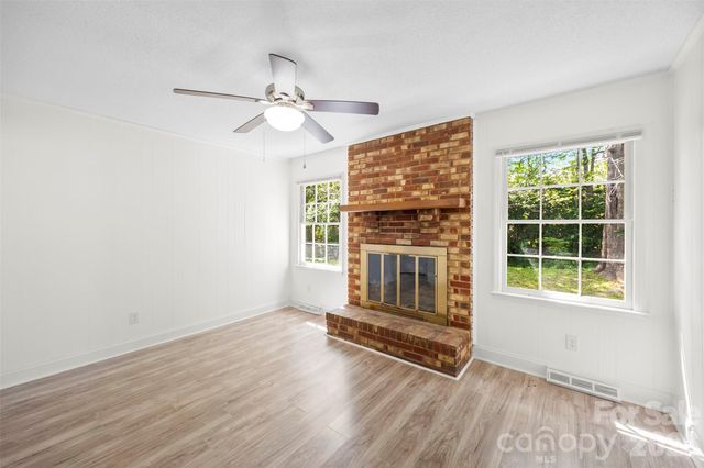 425 Whitethorn Drive, Gastonia, NC 28054