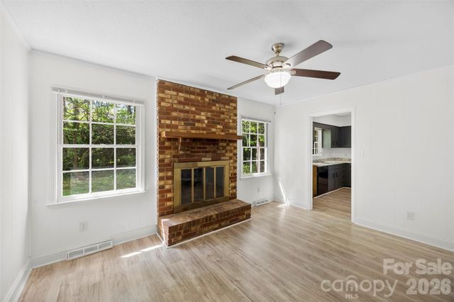 425 Whitethorn Drive, Gastonia, NC 28054