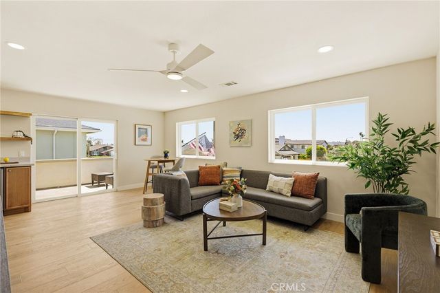 3790 Goldenrod St, Seal Beach, CA 90740