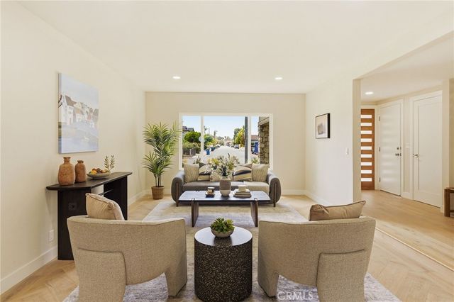 3790 Goldenrod St, Seal Beach, CA 90740