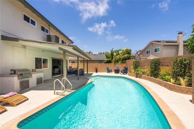 3790 Goldenrod St, Seal Beach, CA 90740