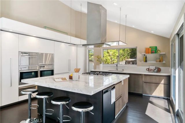 9653 Oak Pass, Beverly Hills, CA 90210