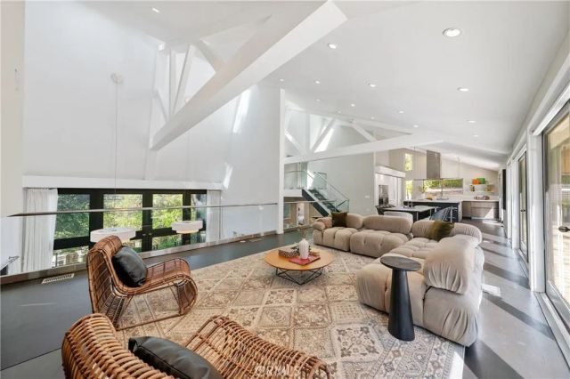 9653 Oak Pass, Beverly Hills, CA 90210