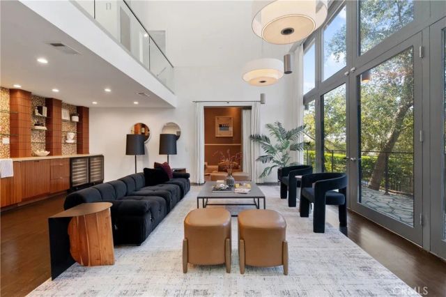 9653 Oak Pass, Beverly Hills, CA 90210