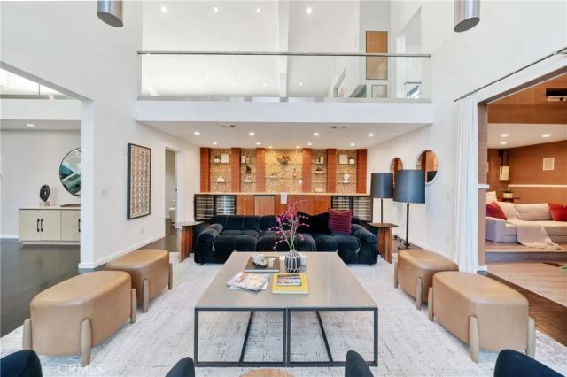 9653 Oak Pass, Beverly Hills, CA 90210