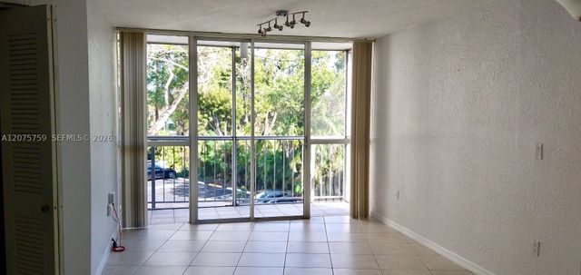 6955 NW 186th St F310, Hialeah, FL 33015