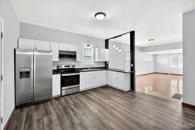 6534 Whitney Avenue, St Louis, MO 63133