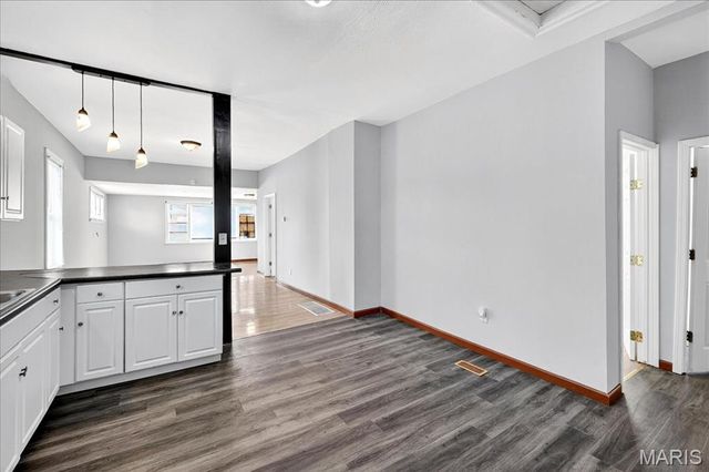 6534 Whitney Avenue, St Louis, MO 63133