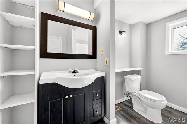 6534 Whitney Avenue, St Louis, MO 63133