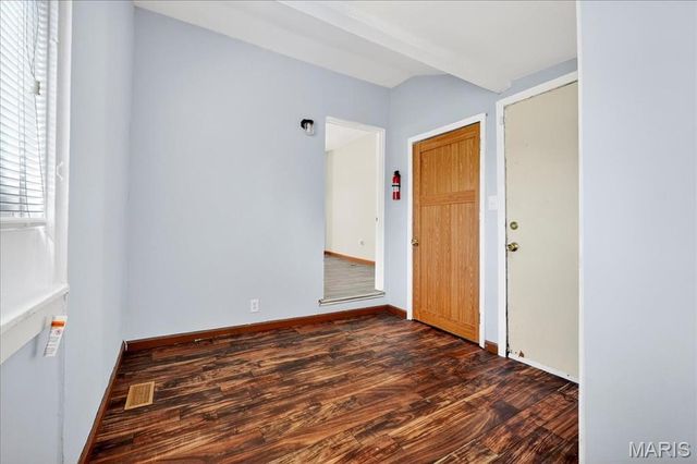 6534 Whitney Avenue, St Louis, MO 63133